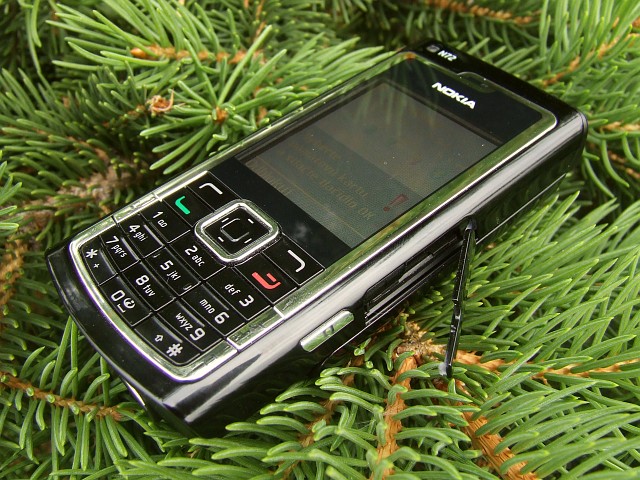 NOKIA N72